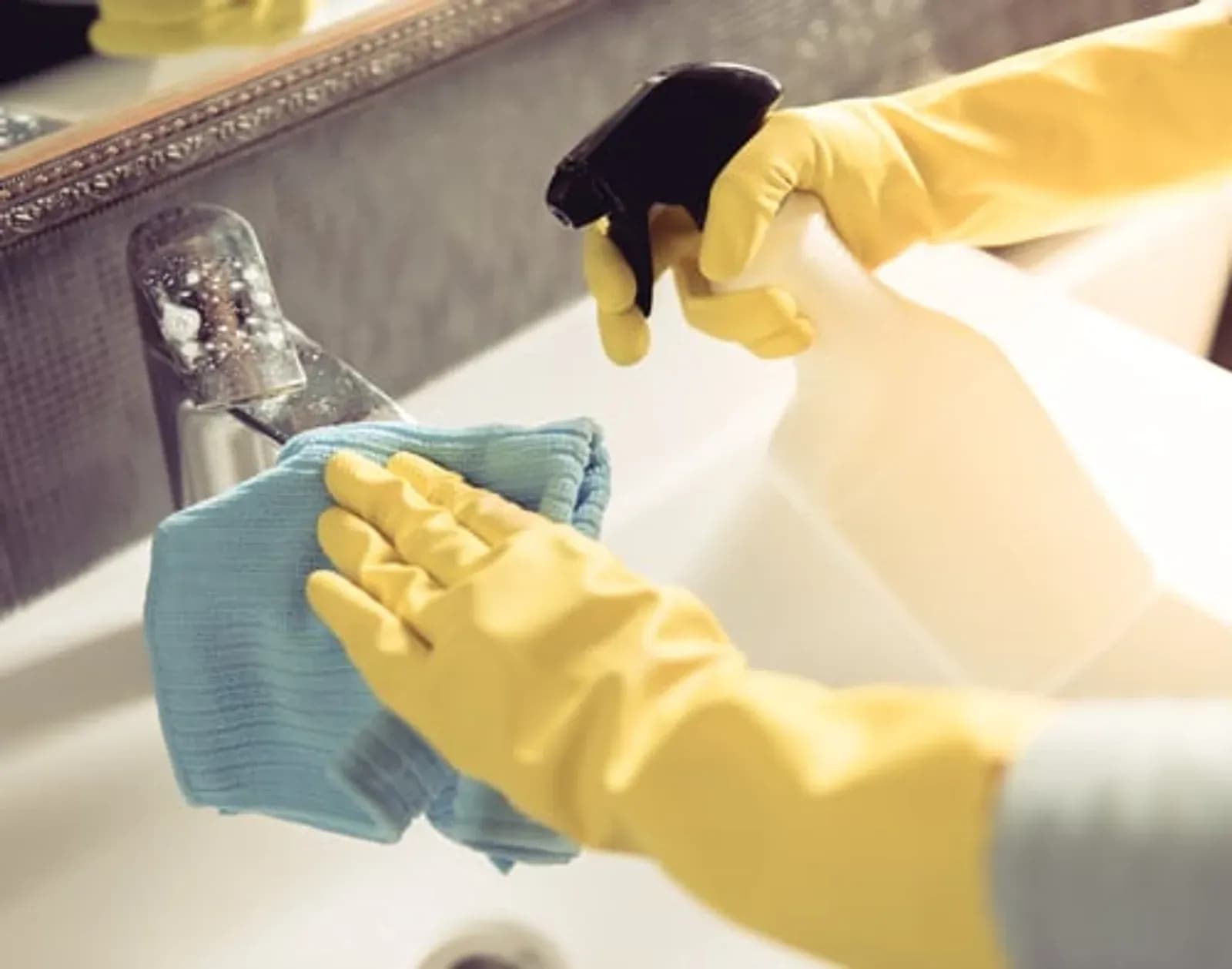 Professional cleaning supplies and equipment used by Enma Cleaning across Kenner, Louisiana